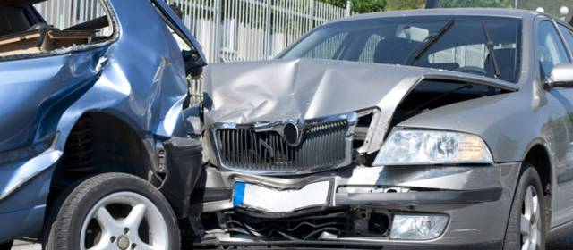 Consulta Gratuita en Español Cercas de Mí con Abogados de Accidentes y Choques de Autos y Carros en South Gate California